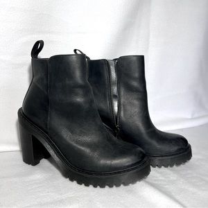 Dr. Marten’s Chelsea heel boots size 10